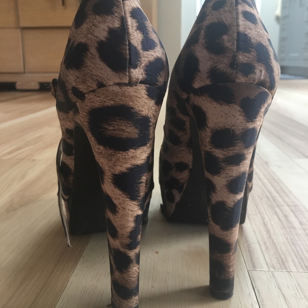 Leopard Print Platform Heels - image 4
